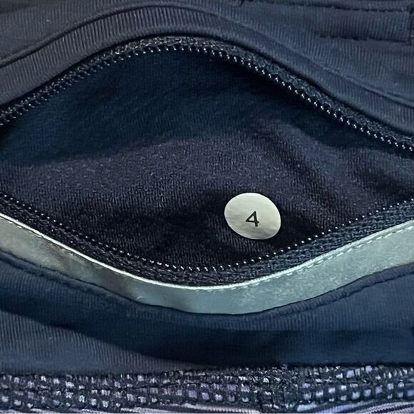 Lululemon Athletica Capri pants size 4 - Picture 8 of 12